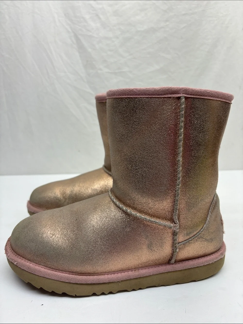 UGG Metallic Pink Faux-Shearling Boots, SZ 3 little girl, box 56